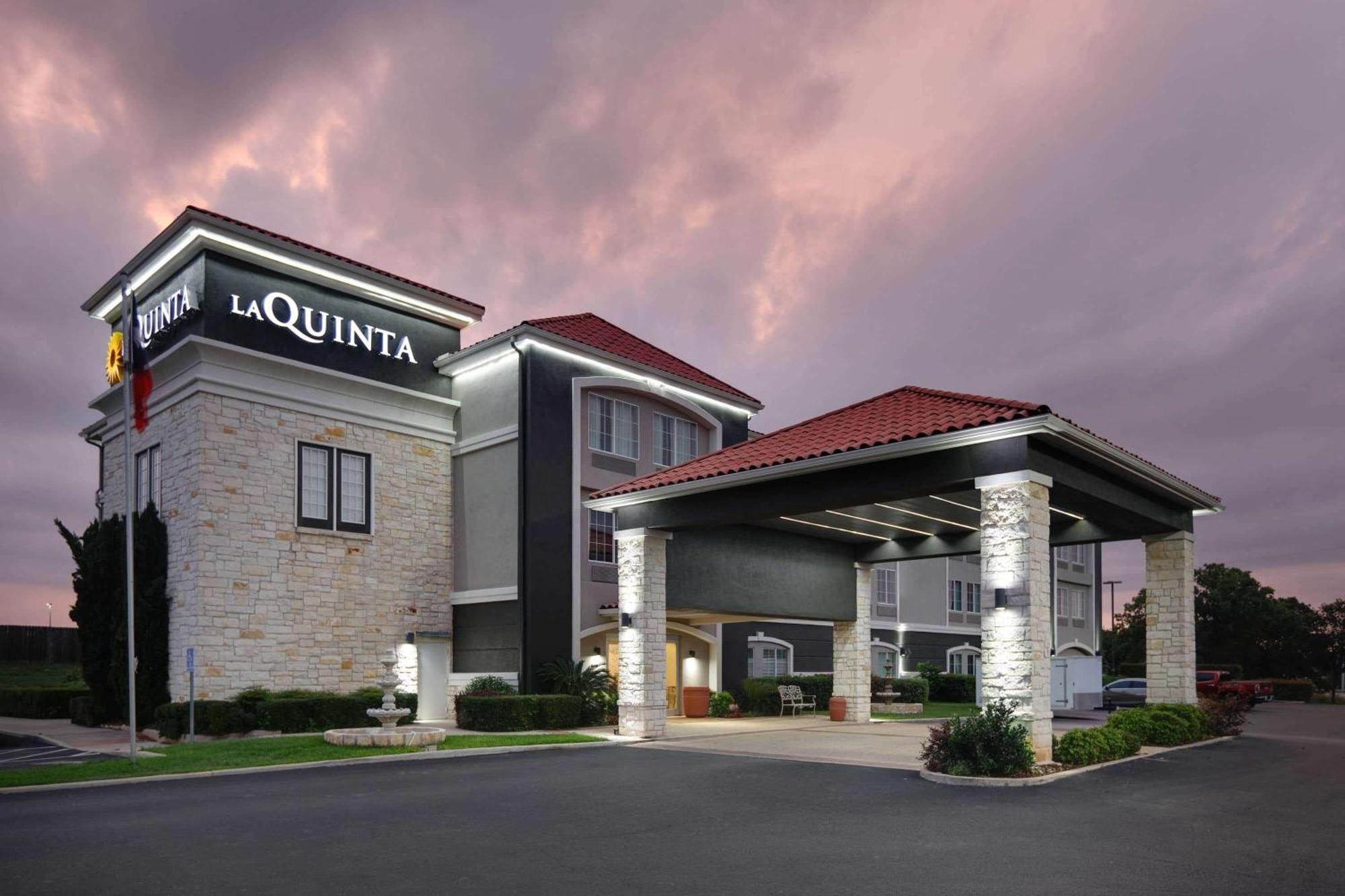 La Quinta By Wyndham Fredericksburg Ξενοδοχείο Εξωτερικό φωτογραφία