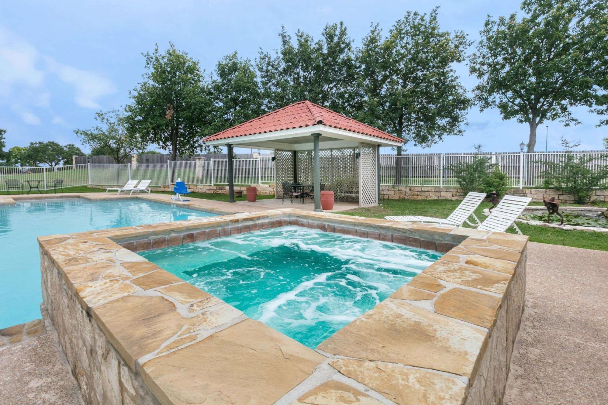 La Quinta By Wyndham Fredericksburg Ξενοδοχείο Εξωτερικό φωτογραφία