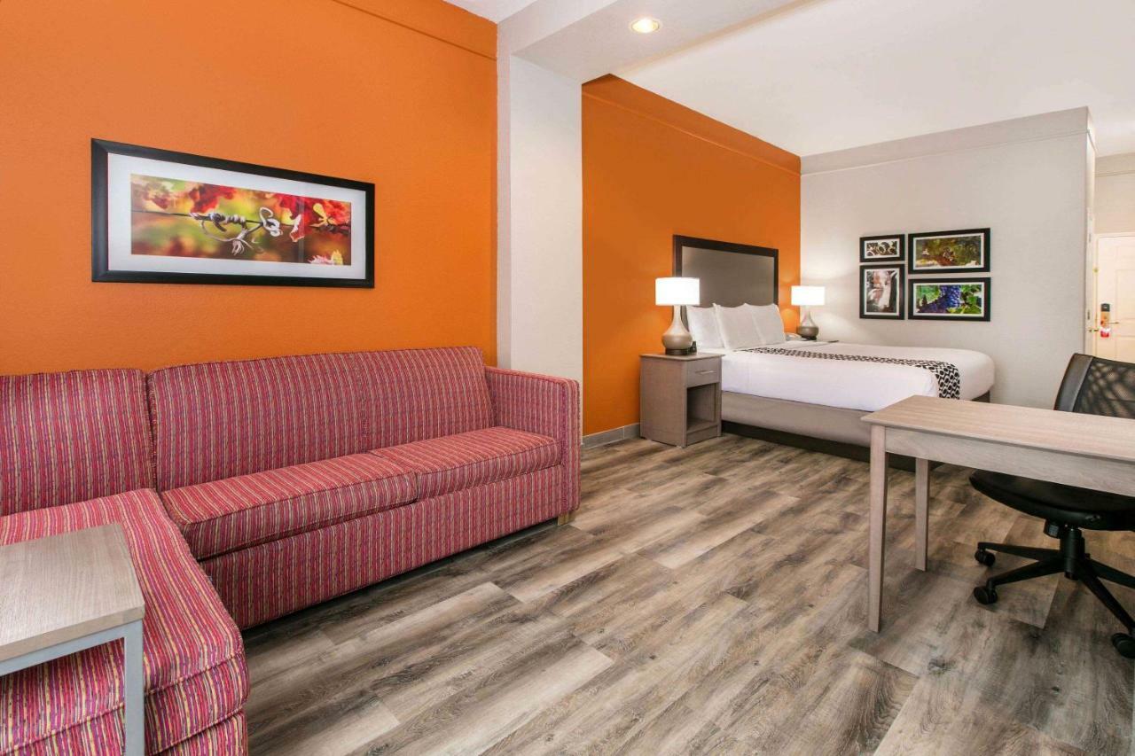 La Quinta By Wyndham Fredericksburg Ξενοδοχείο Εξωτερικό φωτογραφία